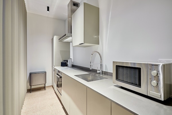 Ruim modern appartement voor 6 bij Père Lachaise, 113m² - thumbnail 3