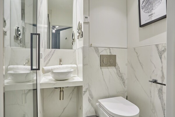 Luxe appartement aan Boulevard Saint-Michel, hartje Parijs – 6 personen - thumbnail 6