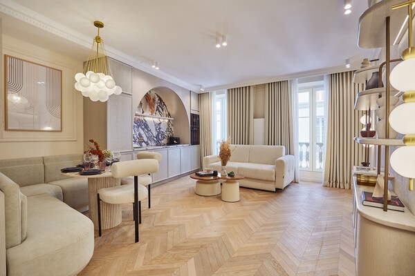 Chic appartement in de Marais, 2 slaapkamers, airco, vlakbij Rue Vieille du Temple - thumbnail 1