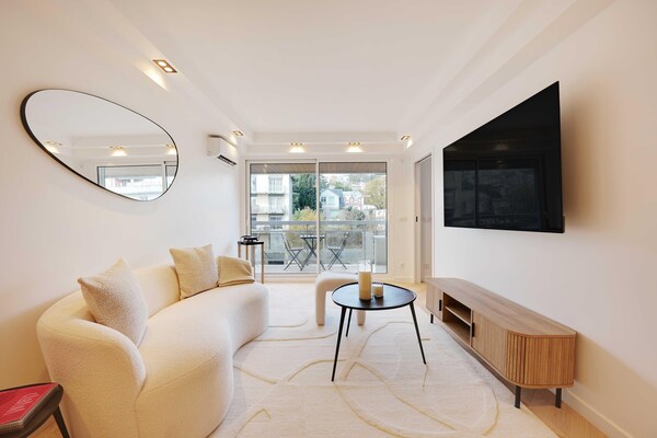 Modern appartement met 2 slaapkamers vlakbij Parijs in Suresnes - thumbnail 2