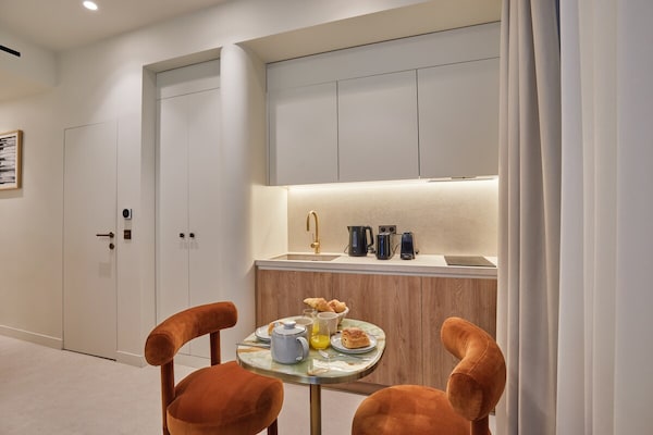 Chic studio-appartement met airco nabij het Louvre in Parijs - thumbnail 2