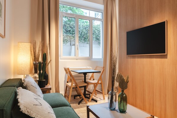 Sfeervol appartement met 17 m² terras bij Place de la Bastille - thumbnail 6