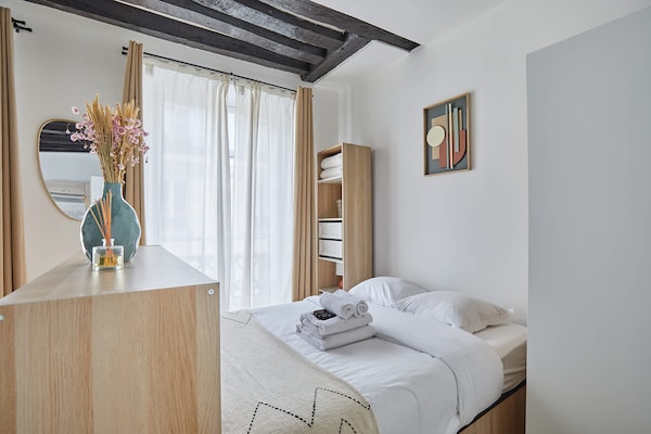 Licht studio-appartement in hartje Parijs, vlakbij Rue Montorgueil - thumbnail 2