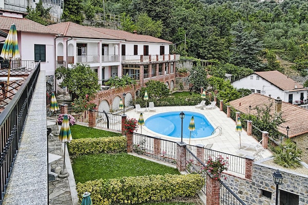 Agri-tourism Borgo Ameno Casanova Lerrone Bx4 / B401 - Liguria