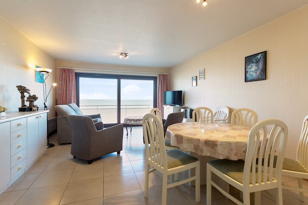 Ruim appartement met zeezicht aan de dijk in Blankenberge - thumbnail 3