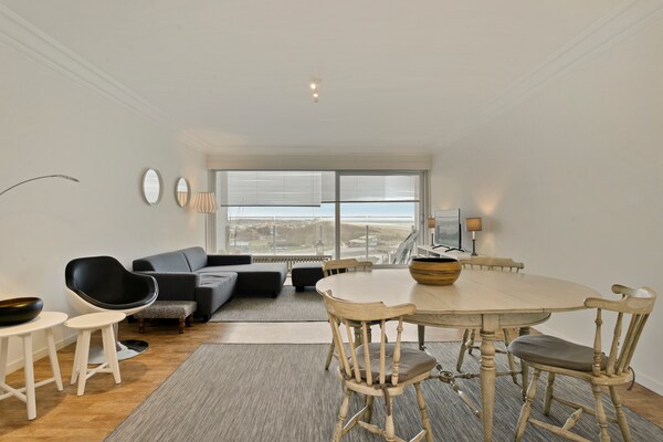 Licht appartement op 6e etage met balkon en uitzicht op de haven van Blankenberge - thumbnail 4