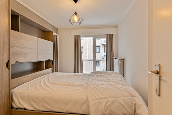 Gerenoveerd zee-appartement met panoramisch uitzicht in Blankenberge - thumbnail 4