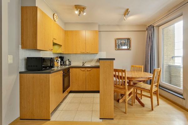 Licht appartement in Blankenberge met uitzicht op zee en haven - thumbnail 2