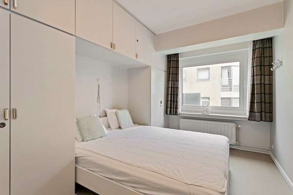 Knus appartement aan zee in Blankenberge met uitzicht op de jachthaven - thumbnail 3