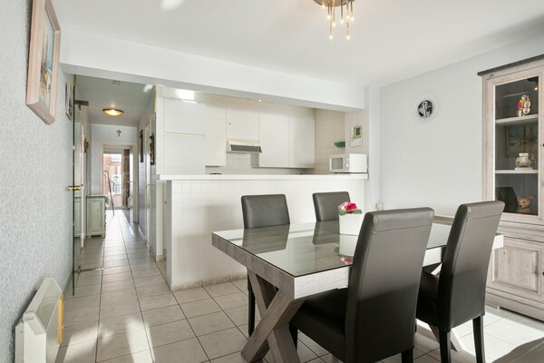 Licht appartement in Blankenberge met zicht op jachthaven en polders - thumbnail 3