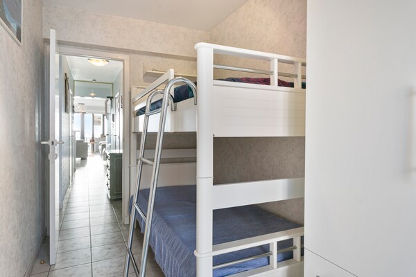 Licht appartement in Blankenberge met zicht op jachthaven en polders - thumbnail 5