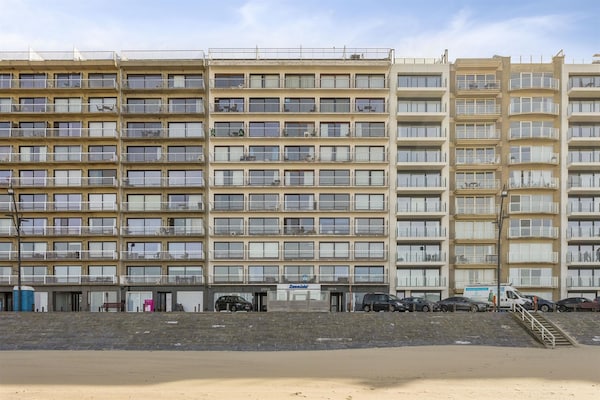 Modern industrieel appartement met zeezicht in Blankenberge - thumbnail 5