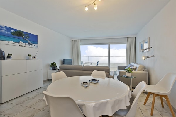 Zeezichtappartement met terras voor 4 personen in Blankenberge · 70 m² - thumbnail 2