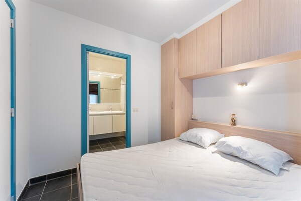 Licht modern appartement met 2 badkamers vlakbij zee in Blankenberge - thumbnail 4