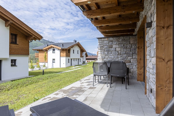 Ruim chalet voor 10 personen aan de golfbaan bij Uttendorf, sauna en uitzicht op bergen en meer - thumbnail 3
