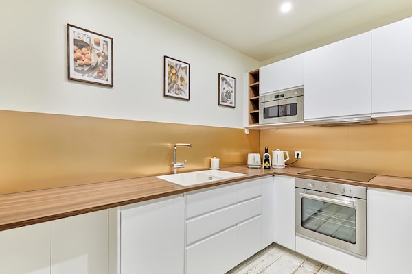 Licht appartement met 2 slaapkamers in de bruisende Marais, 100 m² - thumbnail 3
