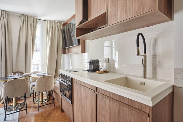 Airco appartement in hartje Parijs, vlakbij Place des Vosges - thumbnail 6