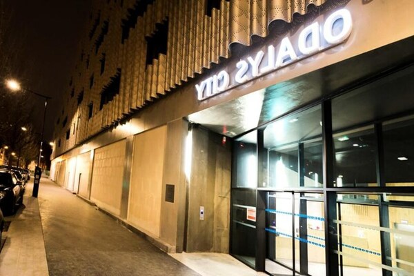 Compacte studio voor 2 in het 17e arrondissement, vlakbij metro Porte de Saint-Ouen - thumbnail 2
