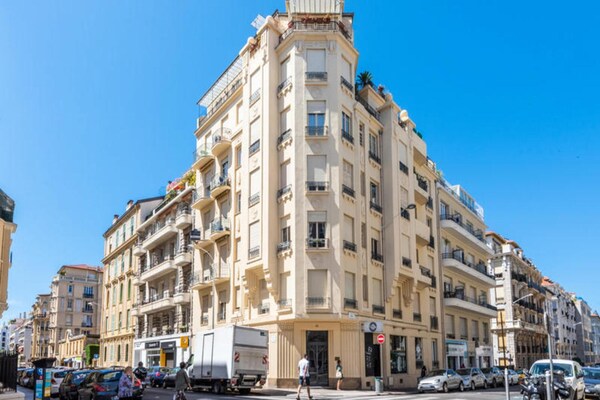 Panoramisch appartement op de bovenste verdieping in de Muzikantenwijk - thumbnail 1