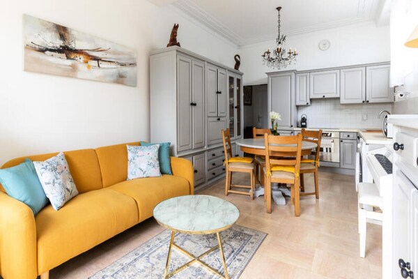 Sfeervol appartement aan de Promenade des Anglais met eigen terras - thumbnail 4