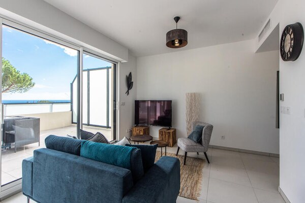 Modern appartement in Cimiez met zeezicht en privégarage, 10 min van strand - thumbnail 6