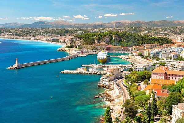 Gerenoveerd appartement op 100 meter van het strand met ruim terras in Nice - thumbnail 1