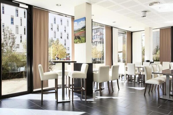 Moderne studio in bruisend Lyon Confluence, vlakbij het stadscentrum - thumbnail 6