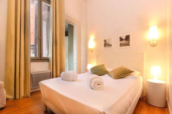 Licht en charmant 3-kamerappartement in de Gouden Driehoek van Bordeaux - thumbnail 4