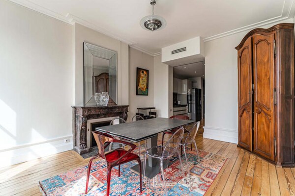 Luxe appartement met uitzicht op Place de la Bourse en de Garonne - thumbnail 1
