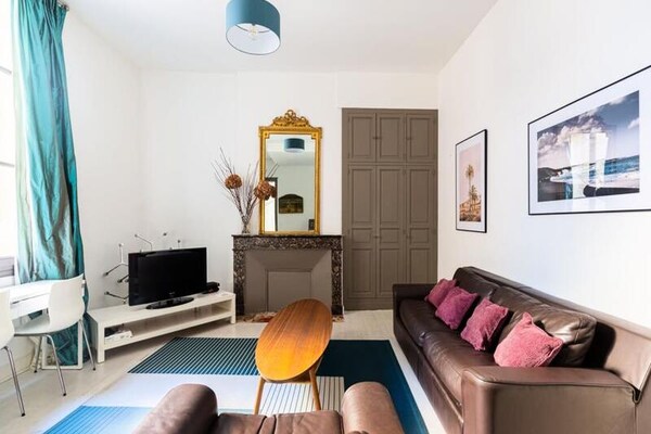 Stijlvol appartement in het hart van Bordeaux, vlakbij Place des Grands Hommes - thumbnail 1