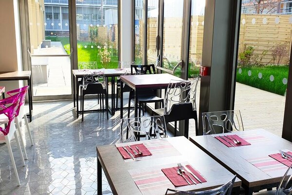 Modern appartement in ecowijk Bordeaux Lac met fitness en terras - thumbnail 2