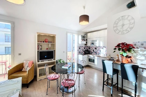Charmant appartement met mezzanine en balkons, op loopafstand van Cannes centrum - thumbnail 1