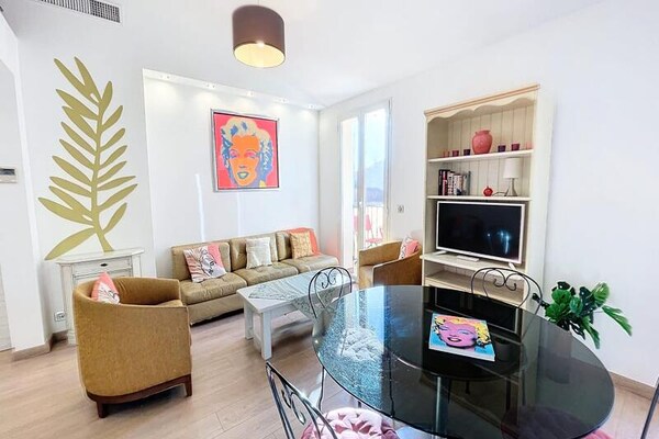 Charmant appartement met mezzanine en balkons, op loopafstand van Cannes centrum - thumbnail 2