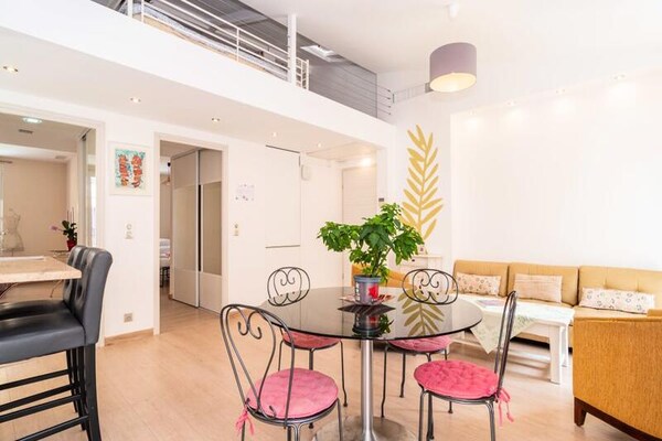 Charmant appartement met mezzanine en balkons, op loopafstand van Cannes centrum - thumbnail 4