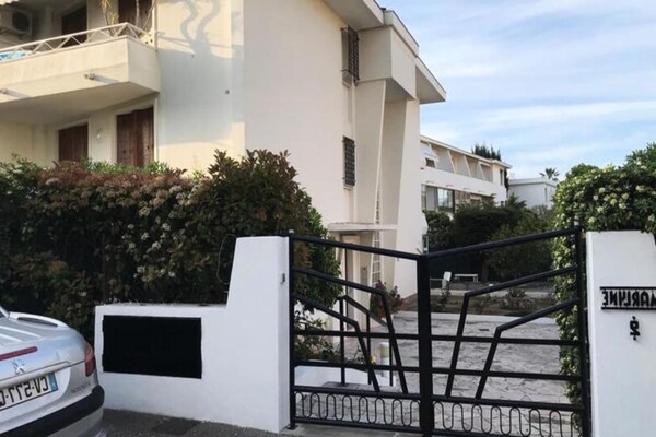 Designstudio met Terras vlakbij het Strand in Cannes - thumbnail 1