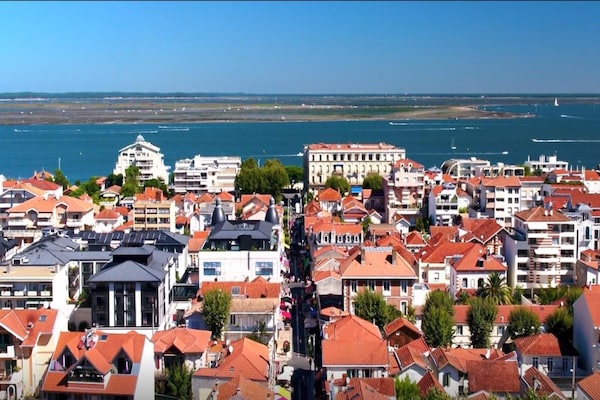 Gerenoveerde 19e-eeuwse villa in Arcachon, 6 slaapkamers, vlakbij strand Pereire - thumbnail 1