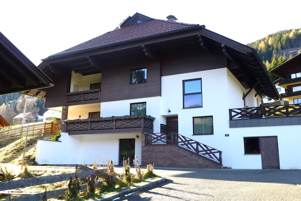 Rustiek Appartement aan de Golfbaan in Bad Kleinkirchheim, 200m van de Piste - thumbnail 1