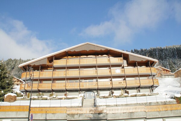 Zonnig appartement aan de golfbaan met bergzicht in Châtel - thumbnail 1