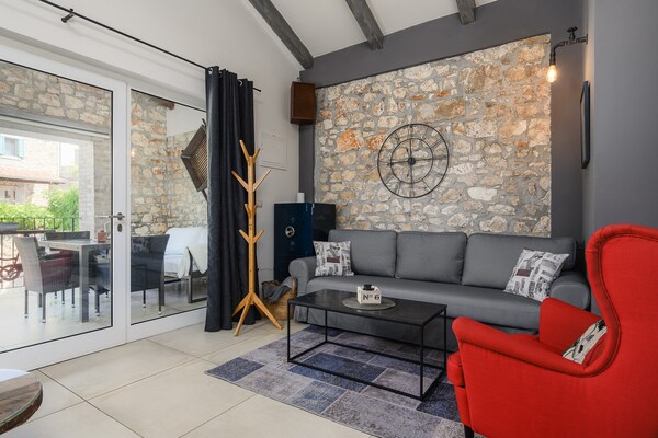 Villa met privétuin en zwembad, op 3 meter van Aquacolors Porec - thumbnail 5