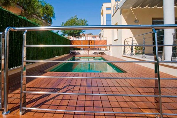 Villa Mediterranean: Luxe aan het strand van Platja de Muro - thumbnail 6