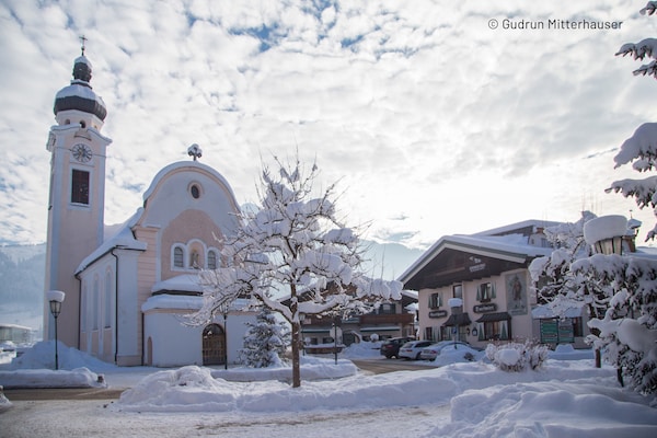 6-persoons modern appartement in Oberndorf in Tirol - thumbnail 4