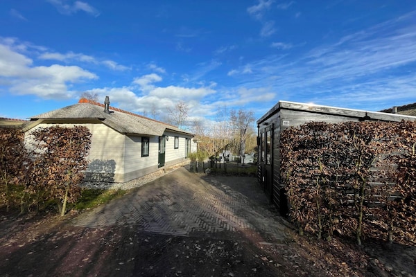 Gelijkvloers boerderijchalet met aanlegsteiger aan Friese meren - thumbnail 4