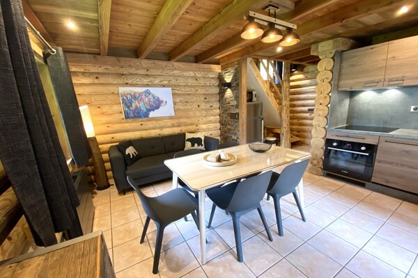 Authentiek blokhut chalet aan de rivier met uitzicht op de bergen - thumbnail 2