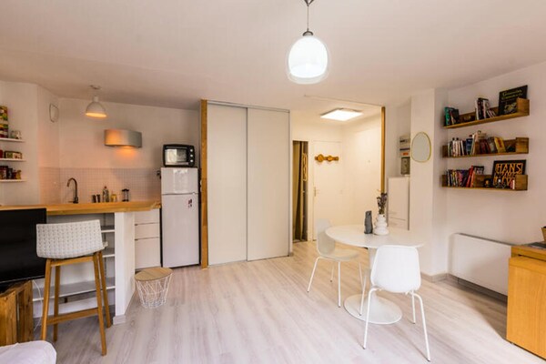 Knusse studio met balkon op loopafstand van centrum Montpellier - thumbnail 4