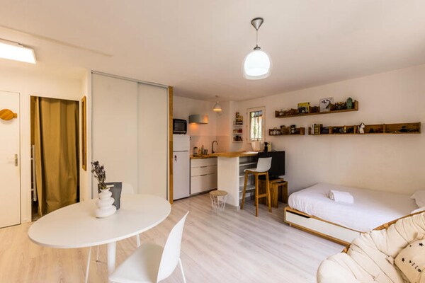 Knusse studio met balkon op loopafstand van centrum Montpellier - thumbnail 5