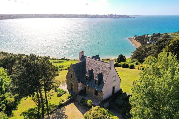 Vrijstaande villa met panoramisch zeezicht bij Perros-Guirec, 8 personen - thumbnail 1