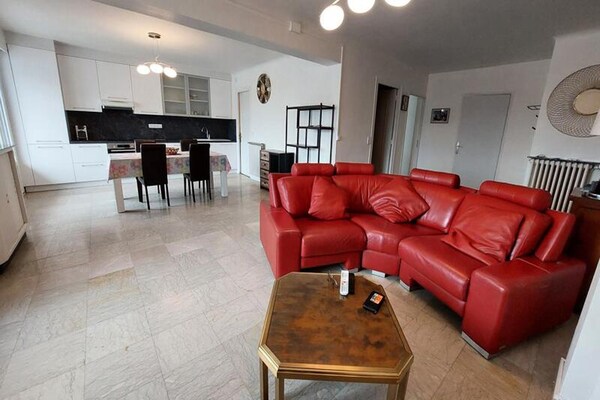 Licht appartement met groot balkon in het hart van Aix-les-Bains - thumbnail 4