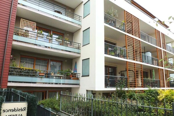 Residence L'albizia: Modern appartement met terras in hartje Aix-les-Bains - thumbnail 3