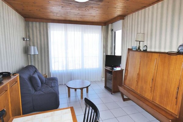 Résidence Montcalm B: rustig appartement met zwembad en bergzicht in Aix-les-Bains - thumbnail 4