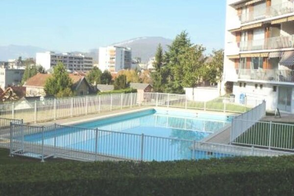 Résidence Montcalm B: rustig appartement met zwembad en bergzicht in Aix-les-Bains - thumbnail 1